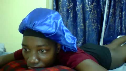 lunah_kitty online show from 05-16-26, 07:49