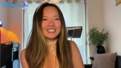 Luna online show from 04-22-26, 01:30