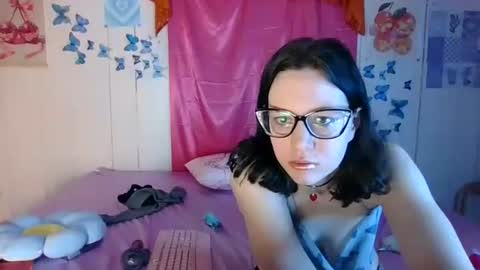 lunaquinn45 online show from 12-22-25, 04:26