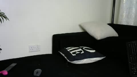 Snapshot of lunar_chocolate000 chatting on 06-27-26, 12:33 Smiley online show from 06-27-26, 12:33