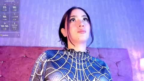 Snapshot of lunar_leen chatting on 10-28-25, 08:33 Luna online show from 10-28-25, 08:33