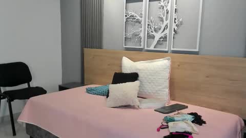 Snapshot of lunar_leen chatting on 01-07-26, 06:43 Luna online show from 01-07-26, 06:43