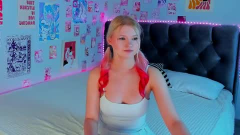 lunariafox online show from 05-30-26, 02:36