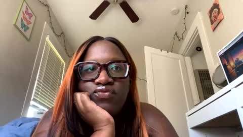 lunarnoelle online show from 03-17-26, 05:38