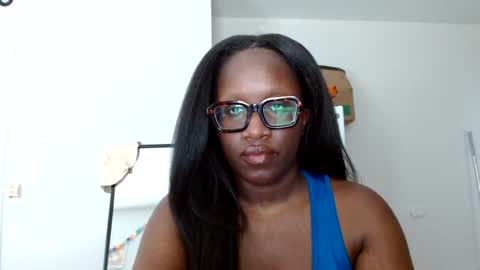 lunarnoelle online show from 03-18-26, 06:11