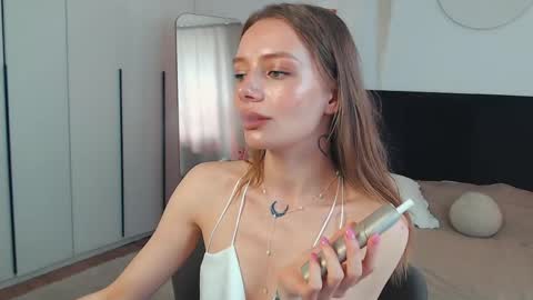 LunaticaBae online show from 05-26-26, 03:46