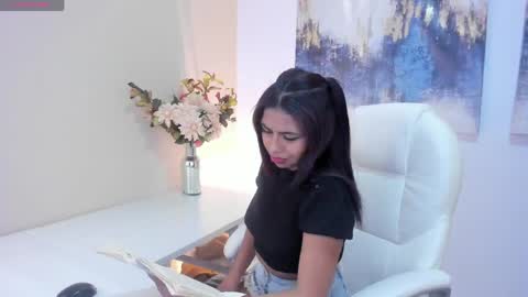 lunavelvet__ online show from 04-18-26, 03:49