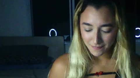 Snapshot of lunavelvvet chatting on 07-28-26, 11:15 lunavelvvet online show from 07-28-26, 11:15