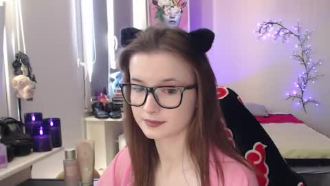 Snapshot of lunaxcherry chatting on 05-02-26, 11:37 LunaXcherry online show from 05-02-26, 11:37