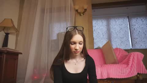 Luna online show from 04-25-26, 03:20