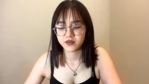 Snapshot of lupefaulker chatting on 03-07-26, 03:20 Roxie online show from 03-07-26, 03:20