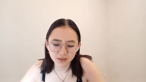 Snapshot of lupefaulker chatting on 03-11-26, 01:06 Roxie online show from 03-11-26, 01:06