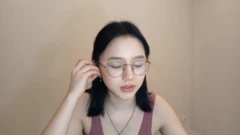 Snapshot of lupefaulker chatting on 03-24-26, 02:11 Roxie online show from 03-24-26, 02:11