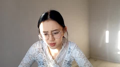 Snapshot of lupefaulker chatting on 04-09-26, 02:11 Roxie online show from 04-09-26, 02:11