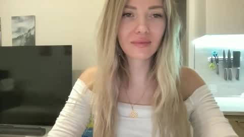 lusiluv online show from 04-24-26, 08:33