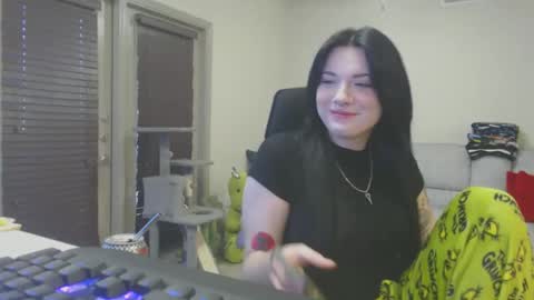 Snapshot of lustfullives chatting on 12-19-24, 10:53 LustfulLives online show from 12-19-24, 10:53