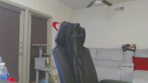 Snapshot of lustfullives chatting on 01-06-25, 06:25 LustfulLives online show from 01-06-25, 06:25