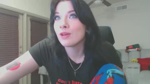 Snapshot of lustfullives chatting on 02-09-25, 03:43 LustfulLives online show from 02-09-25, 03:43