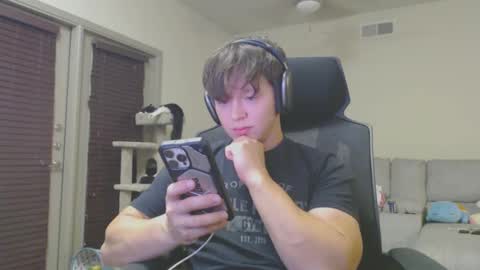 Snapshot of lustfullives chatting on 09-22-25, 03:30 LustfulLives online show from 09-22-25, 03:30