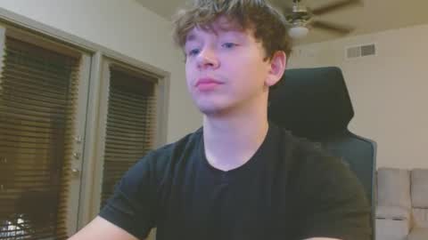 Snapshot of lustfullives chatting on 02-14-26, 04:31 LustfulLives online show from 02-14-26, 04:31