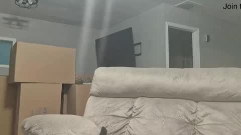 Snapshot of lustlivenow chatting on 02-25-26, 07:07 GUY --- GIRL online show from 02-25-26, 07:07