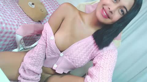 Snapshot of lustykeisha chatting on 06-08-26, 12:14 KEISHA - DONT FORGET TO FOLLOW ME AND GIVE ME THUMBS UP 3 online show from 06-08-26, 12:14