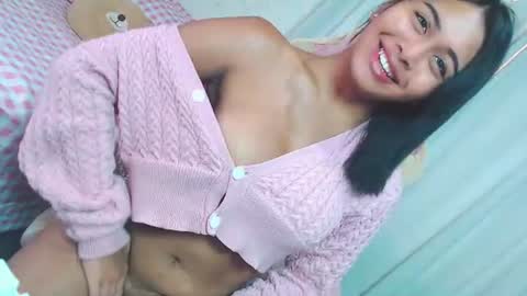 Snapshot of lustykeisha chatting on 06-12-26, 12:09 KEISHA - DONT FORGET TO FOLLOW ME AND GIVE ME THUMBS UP 3 online show from 06-12-26, 12:09