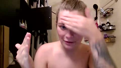 Luucy Lane online show from 04-20-26, 03:26