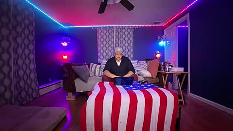 Snapshot of luv2watch1980 chatting on 12-22-25, 09:28 luv2watch1980 online show from 12-22-25, 09:28