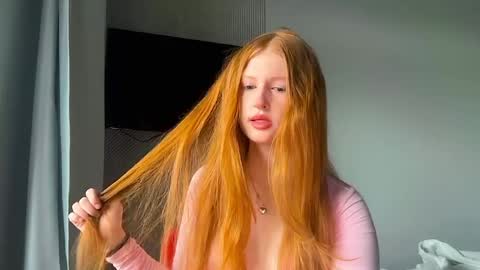 Snapshot of lux_angel chatting on 05-26-26, 12:39 lux_angel online show from 05-26-26, 12:39