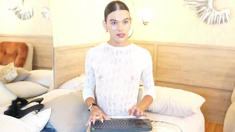 Snapshot of luxa_velvett chatting on 04-25-26, 01:41 Luxa online show from 04-25-26, 01:41