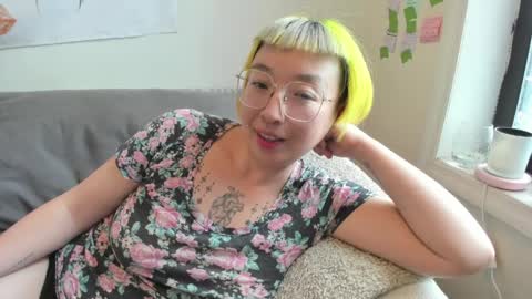 LuxGray online show from 03-31-26, 08:53