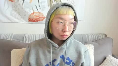 LuxGray online show from 04-13-26, 07:30