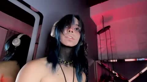 Luxiel 3 online show from 04-18-26, 05:44