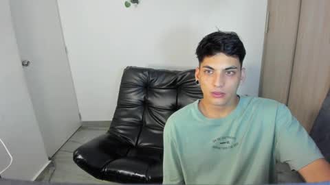 Snapshot of luxrx chatting on 05-10-26, 05:07 luxrx online show from 05-10-26, 05:07