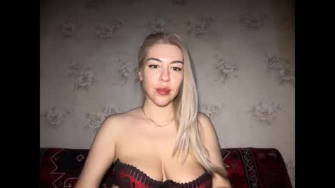 LuxSonyaStar online show from 05-05-26, 08:50