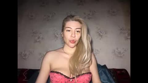 LuxSonyaStar online show from 05-17-26, 12:45