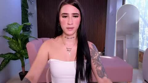 Snapshot of luxury_altgirl chatting on 07-31-26, 08:19 LUXURY. online show from 07-31-26, 08:19