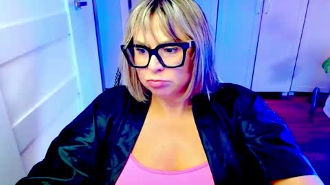 Diana online show from 05-12-26, 06:21