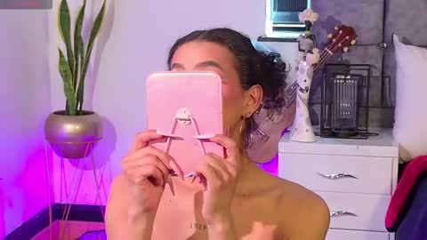 Snapshot of lyadumont chatting on 01-08-26, 08:11 LYA online show from 01-08-26, 08:11