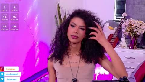 Snapshot of lyadumont chatting on 01-18-26, 08:45 LYA online show from 01-18-26, 08:45