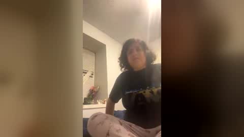 lydiasheer online show from 06-12-26, 01:59