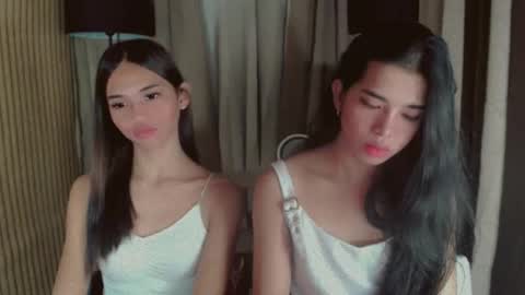 Snapshot of lykaloops chatting on 03-22-26, 04:43 LYKA LOOPS online show from 03-22-26, 04:43