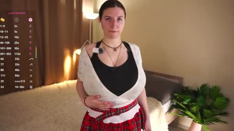 Lola online show from 04-06-26, 05:47