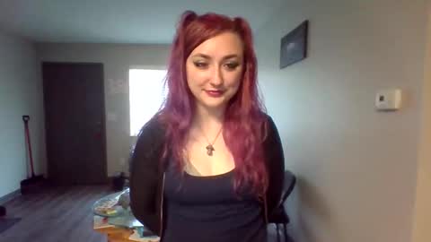 Lynn  online show from 03-28-26, 06:40