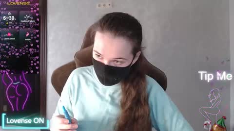 Snapshot of m00n8kiki chatting on 03-10-26, 05:45 Ksu online show from 03-10-26, 05:45