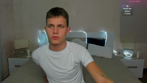 m0neyken_ online show from 07-10-26, 03:00