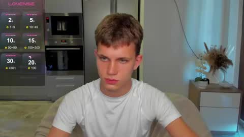 m0neyken_ online show from 08-07-26, 02:13