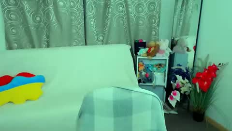 Snapshot of m_vikki chatting on 06-29-26, 11:54 Vikki online show from 06-29-26, 11:54