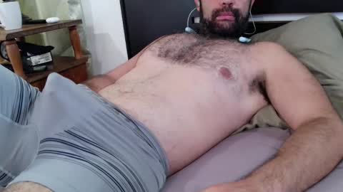 Snapshot of machoathome chatting on 05-20-26, 10:38 machoathome online show from 05-20-26, 10:38